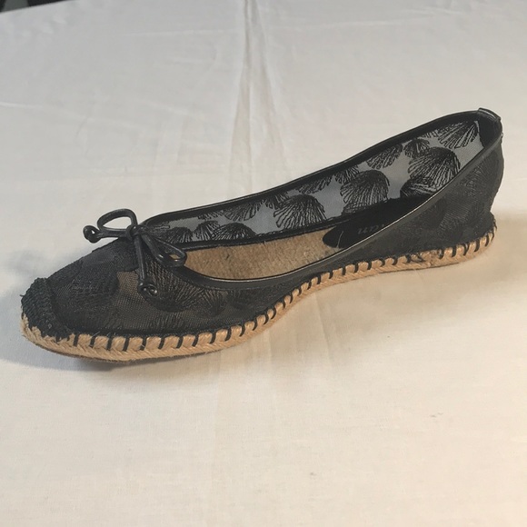 Delman Shoes - Delman black flats shoes with floral embroidery